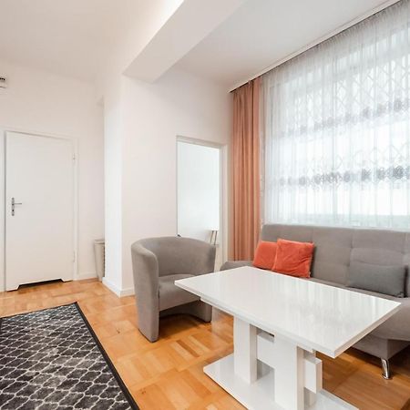 Plac Zbawiciela 3-Bedroom Apartment Warsaw Ngoại thất bức ảnh