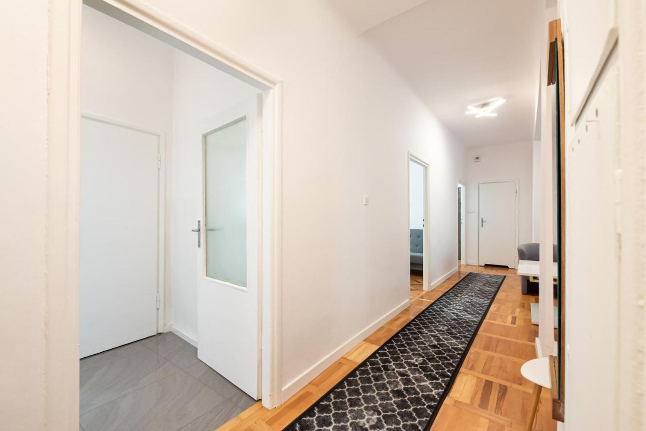 Plac Zbawiciela 3-Bedroom Apartment Warsaw Ngoại thất bức ảnh