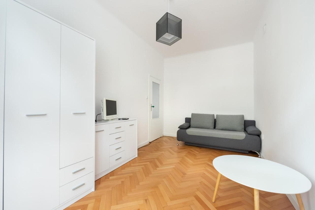 Plac Zbawiciela 3-Bedroom Apartment Warsaw Ngoại thất bức ảnh