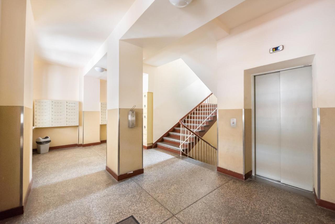Plac Zbawiciela 3-Bedroom Apartment Warsaw Ngoại thất bức ảnh