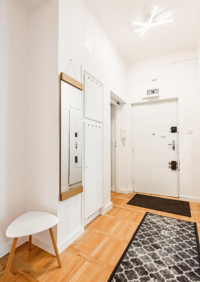 Plac Zbawiciela 3-Bedroom Apartment Warsaw Ngoại thất bức ảnh
