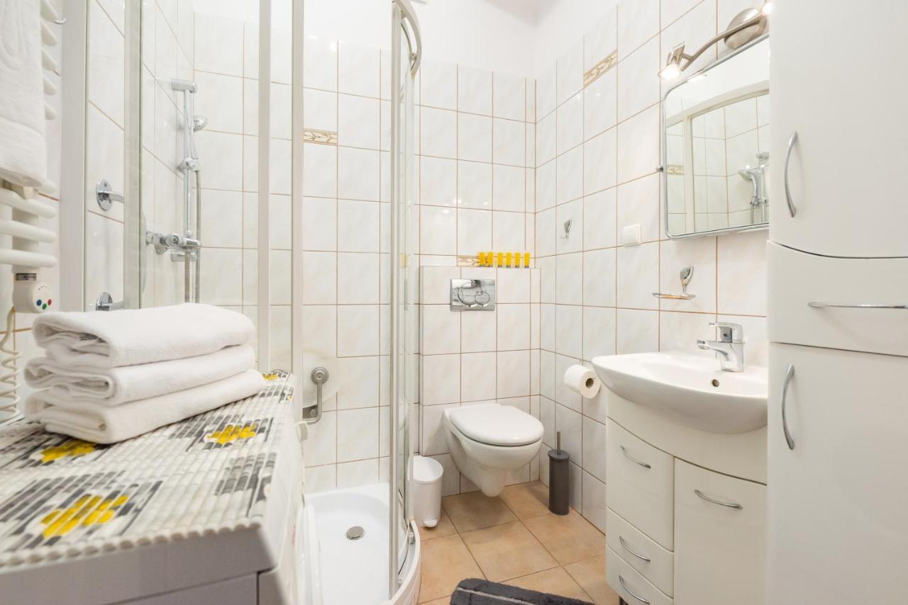 Plac Zbawiciela 3-Bedroom Apartment Warsaw Ngoại thất bức ảnh